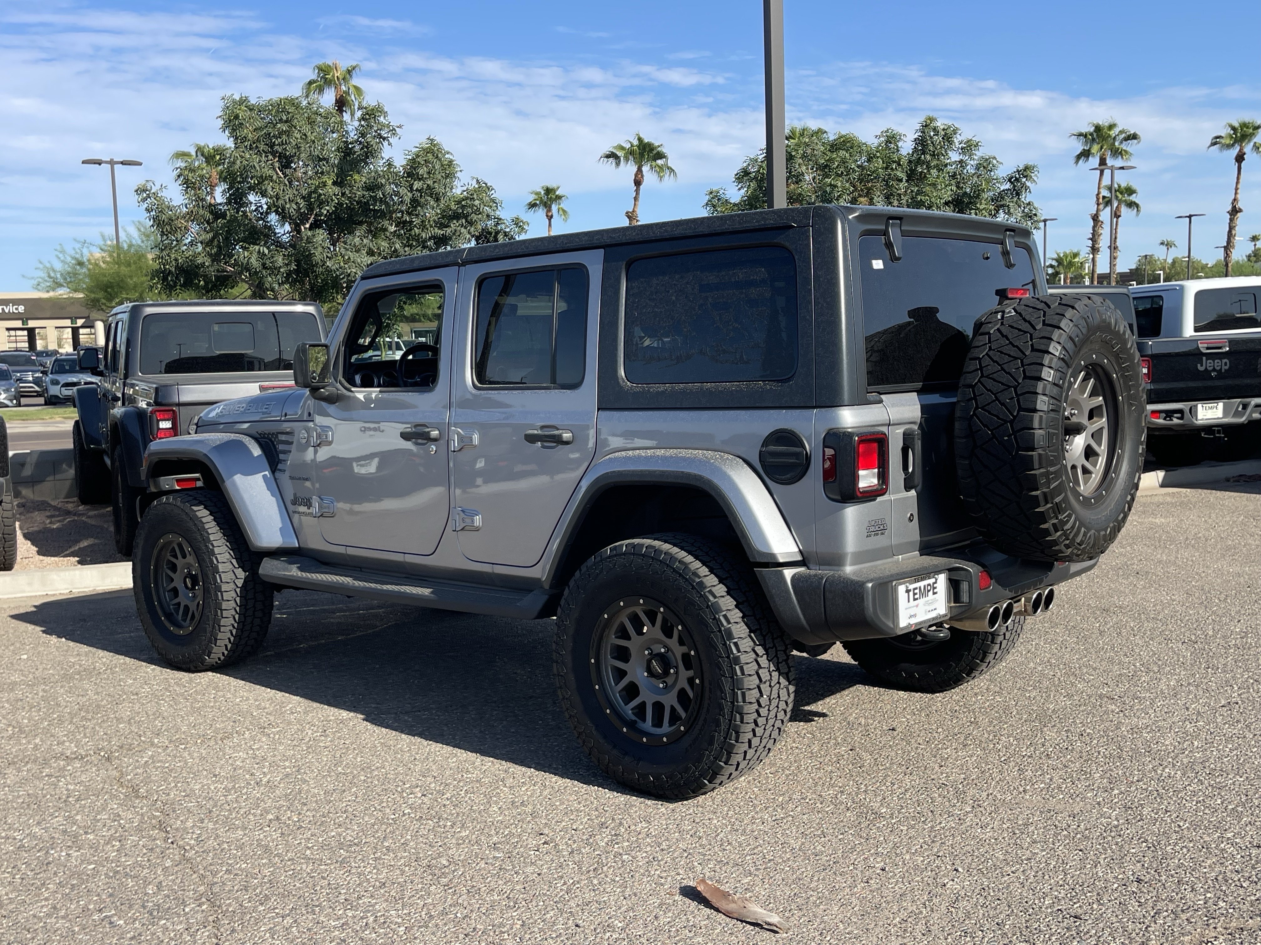 Used 2018 Jeep Wrangler Unlimited Sahara w/ Uconnect 4C Nav & Sound Group AWD/4WD image 4