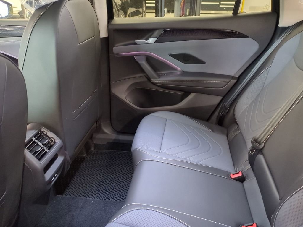 New 2026 Volkswagen Tiguan SE image 28