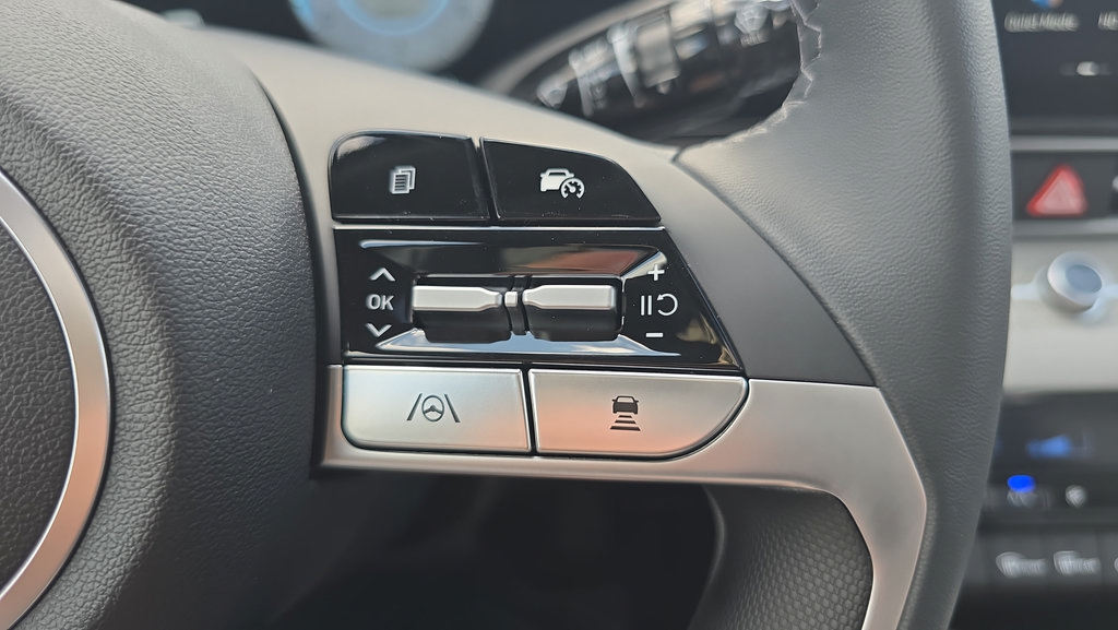 New 2026 Hyundai Elantra Limited FWD image 25