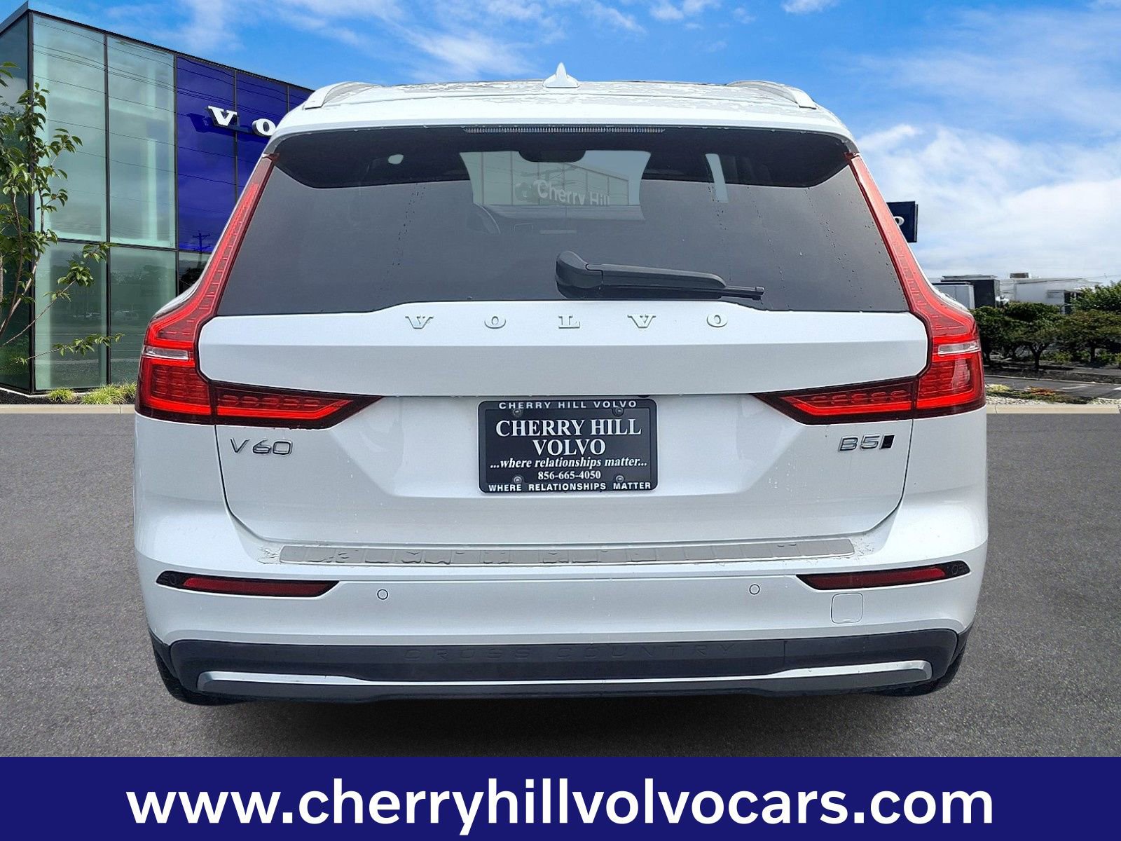 Certified 2023 Volvo V60 B5 Cross Country Plus w/ Climate Package image 6