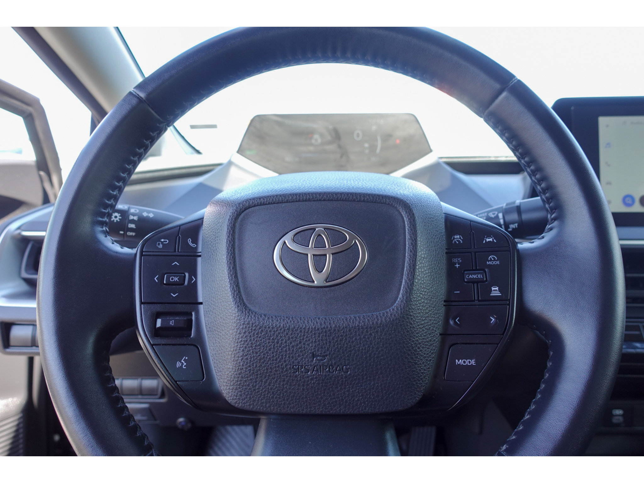 Certified 2025 Toyota Prius LE FWD image 13