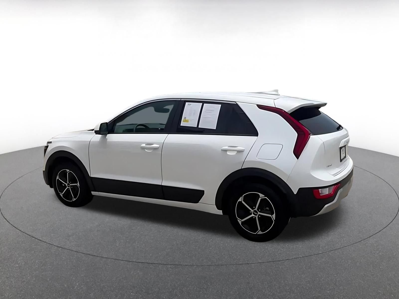 Used 2026 Kia Niro LX FWD image 10