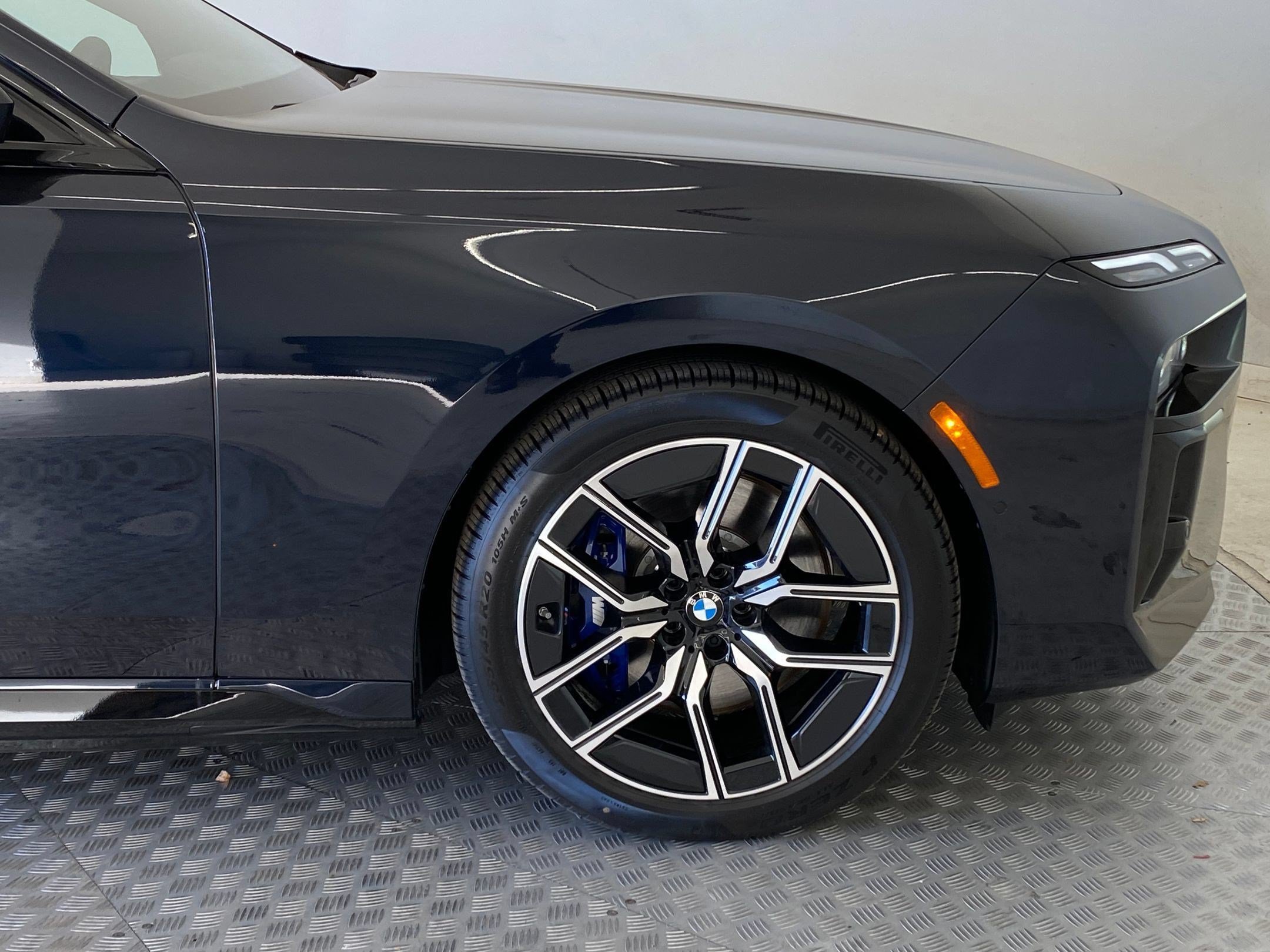 Used 2026 BMW 750e xDrive w/ Premium Package AWD/4WD image 11