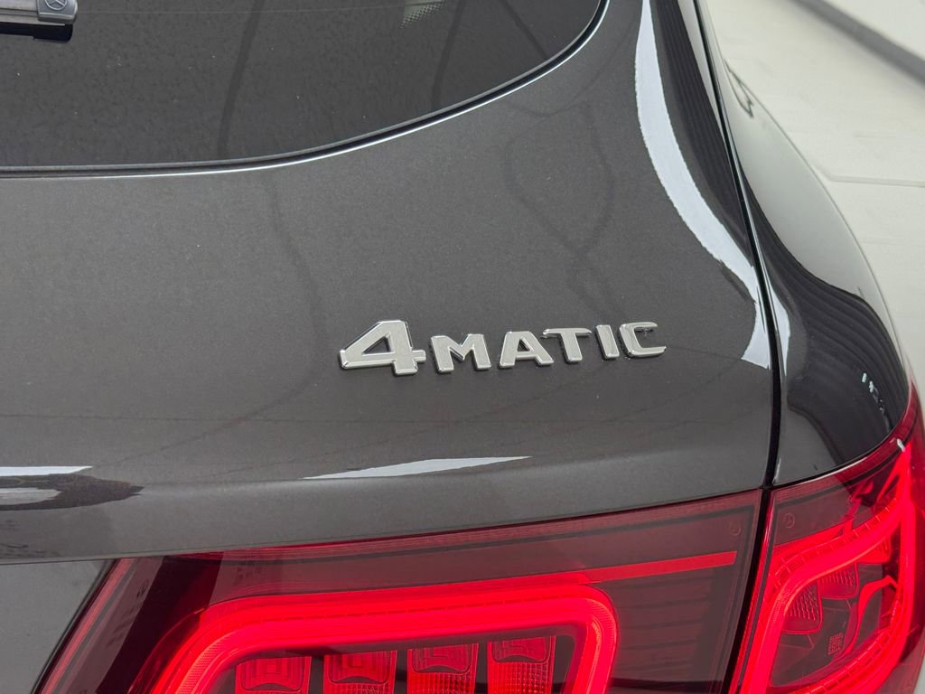 Used 2022 Mercedes-Benz GLC 300 4MATIC image 34