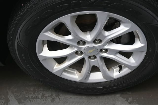 Used 2019 Chevrolet Equinox LS w/ LS Convenience Package FWD image 24