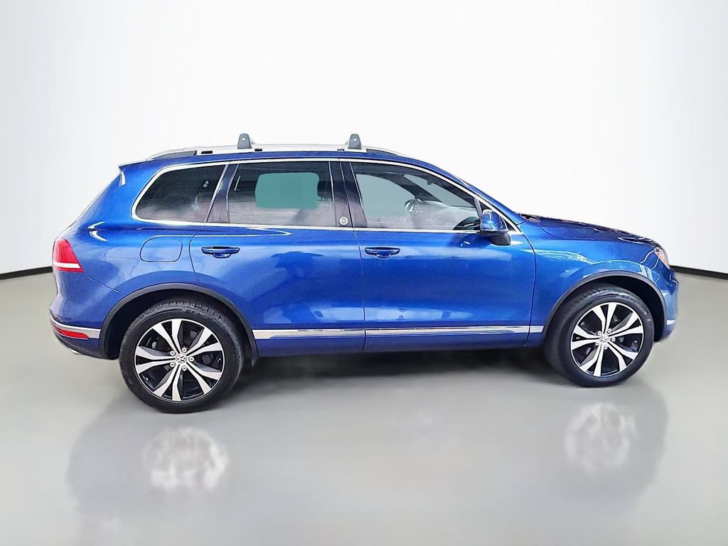 Used 2017 Volkswagen Touareg Wolfsburg Edition AWD/4WD image 10