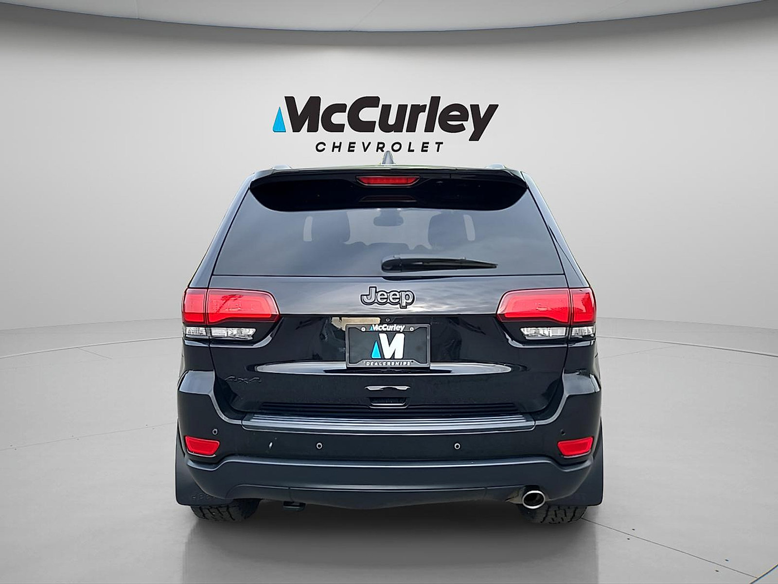 Used 2019 Jeep Grand Cherokee Altitude AWD/4WD image 6