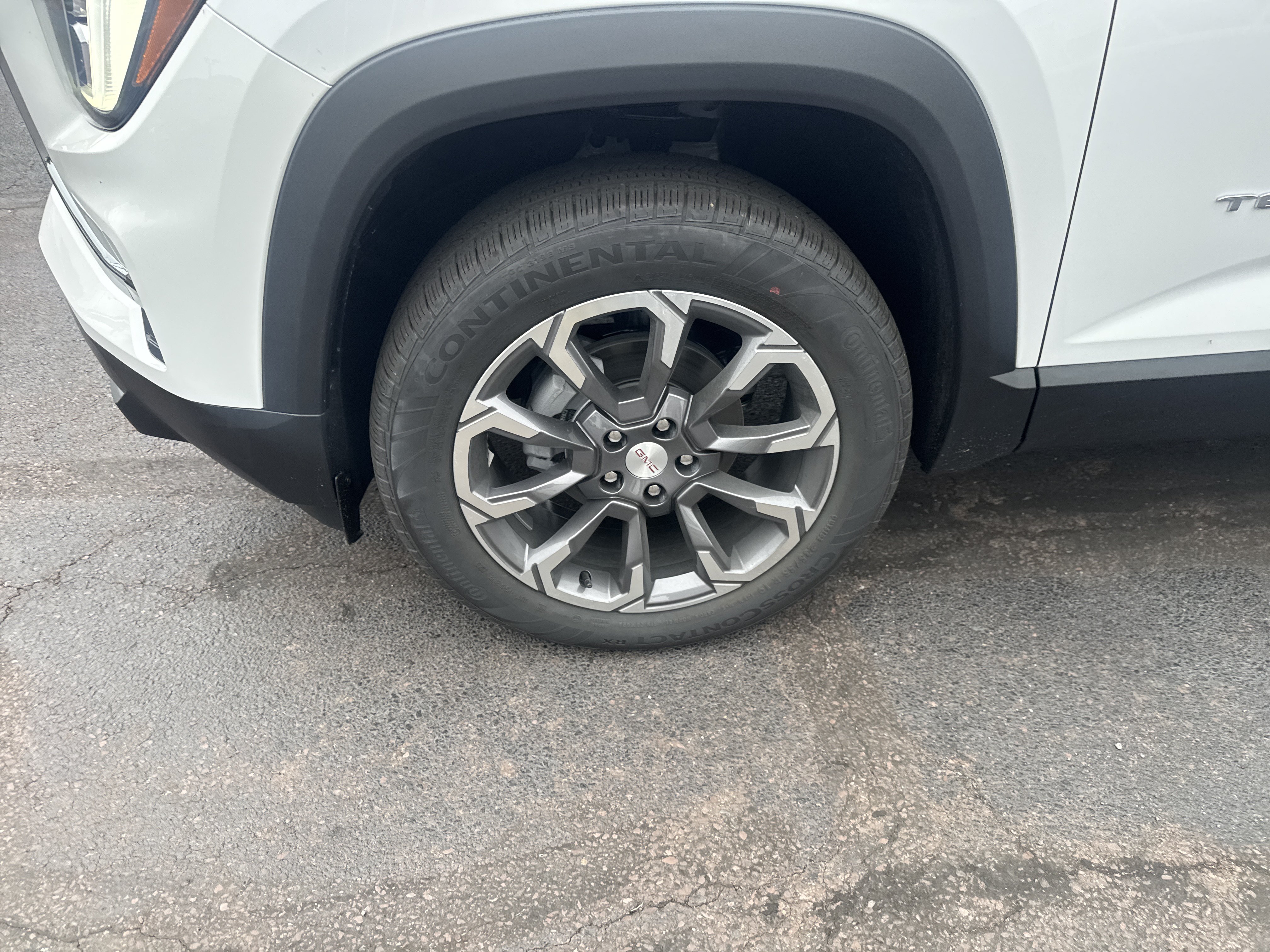 New 2027 GMC Terrain Elevation w/ Elevation Premium Package AWD/4WD image 11