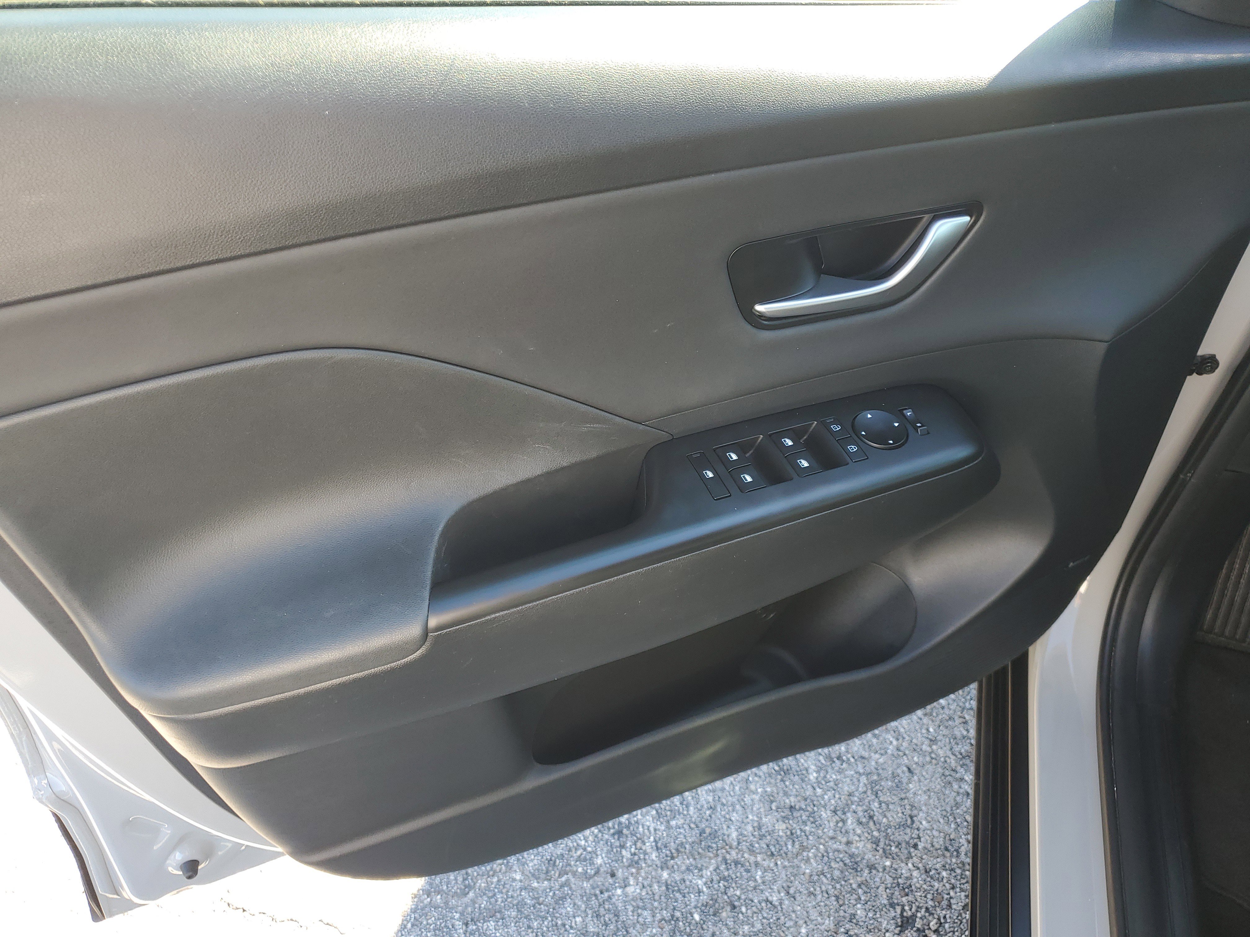 Used 2024 Hyundai Kona Limited image 10