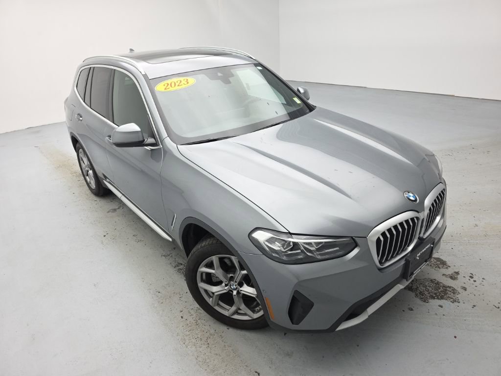 Used 2023 BMW X3 xDrive30i w/ Premium Package AWD/4WD image 2