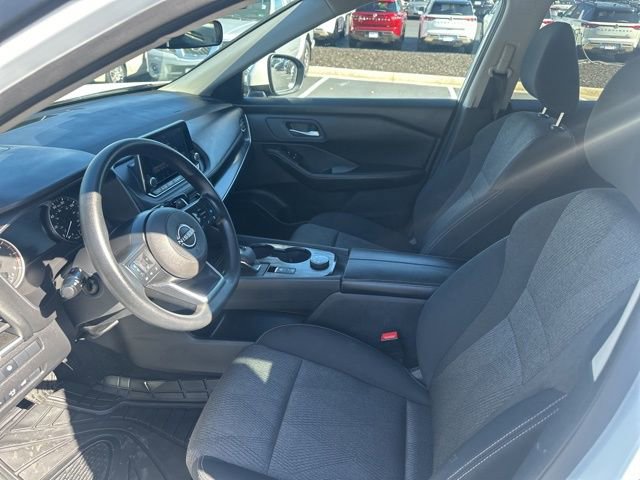Used 2024 Nissan Rogue SV image 11