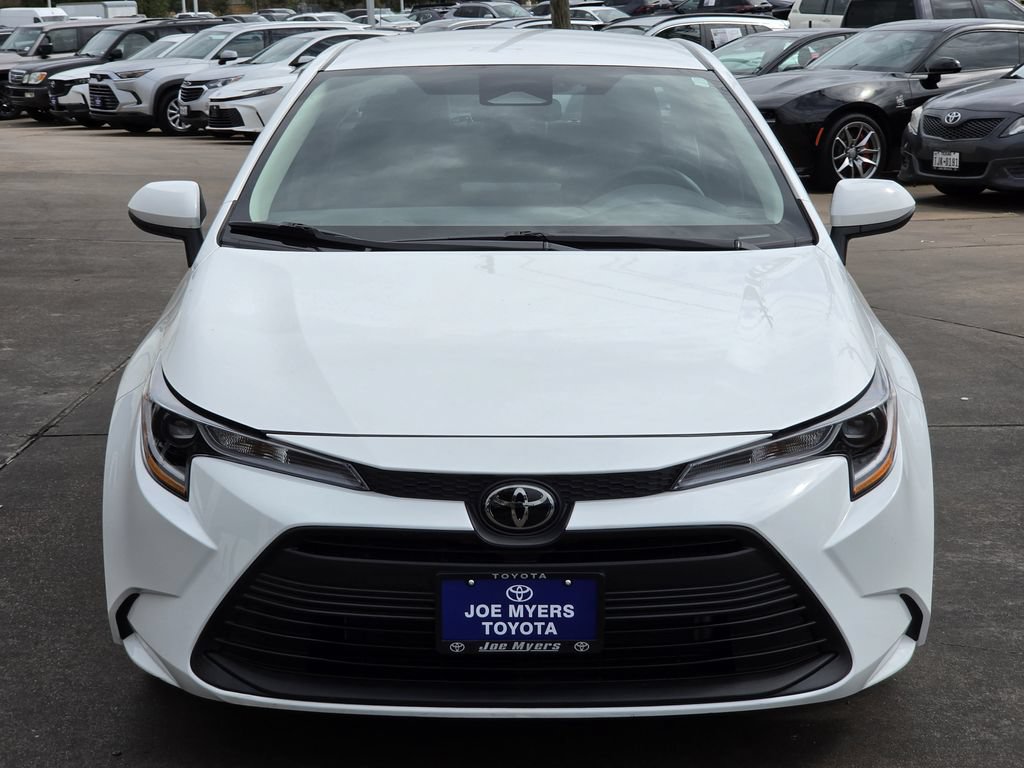 Used 2026 Toyota Corolla LE FWD image 3