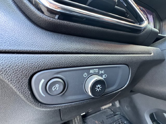 Certified 2023 Chevrolet Bolt EUV LT FWD image 6