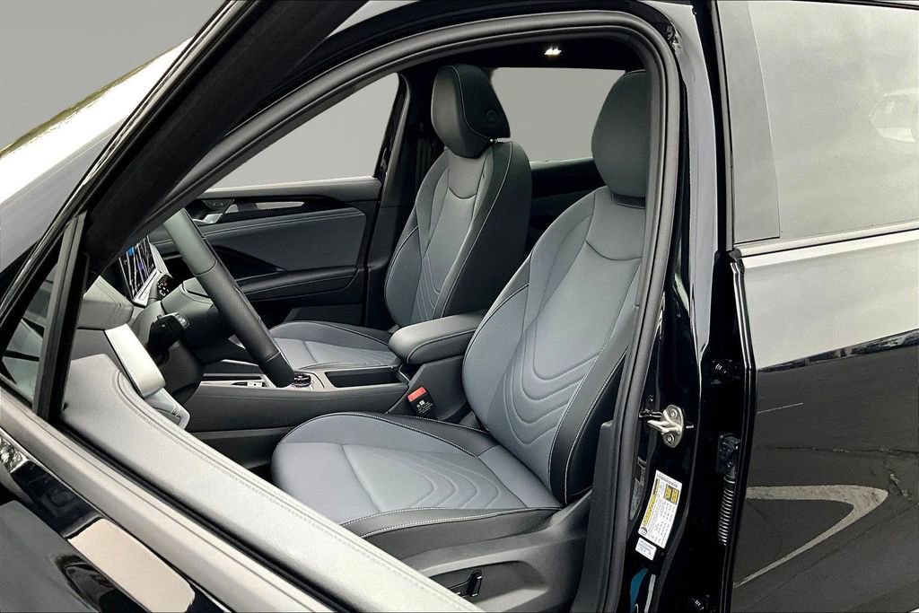 New 2026 Volkswagen Tiguan SE R-Line image 20