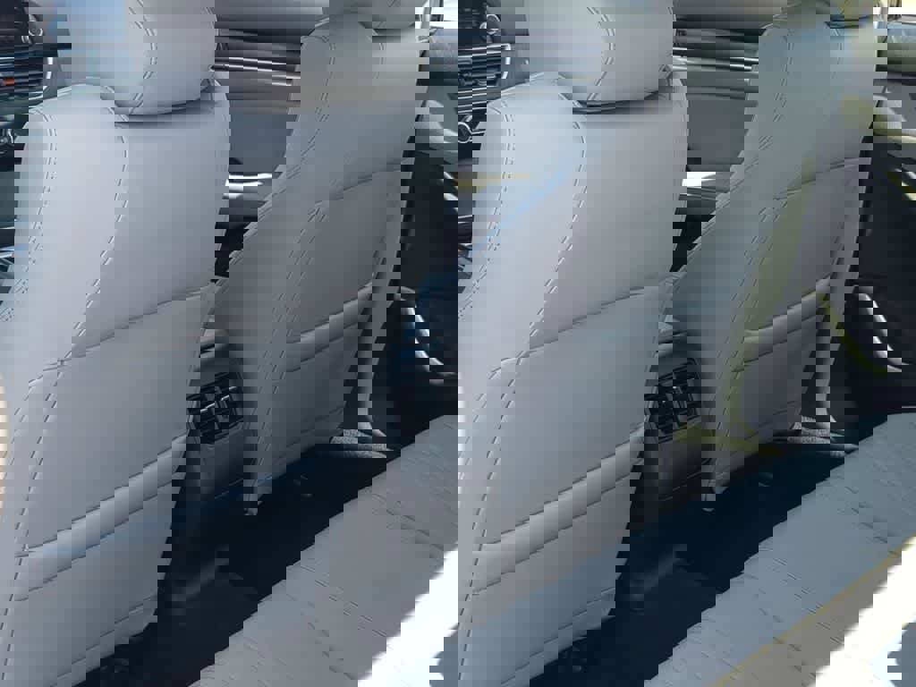 Used 2018 Honda Accord Touring image 17