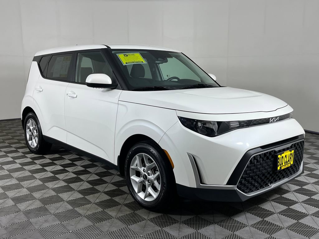 Used 2023 Kia Soul S FWD image 3