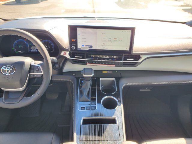 Used 2026 Toyota Sienna XSE AWD/4WD image 16
