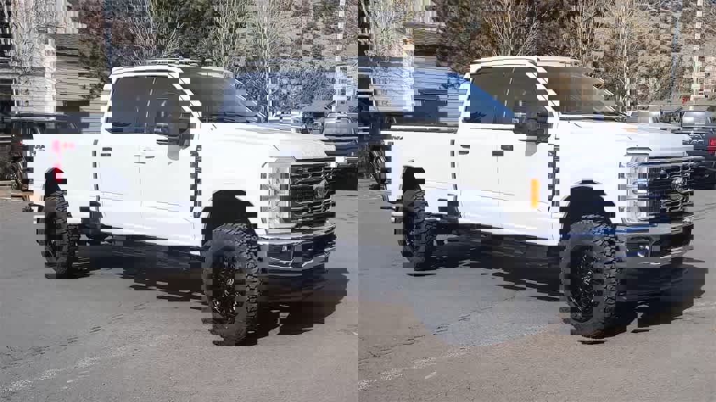 Used 2023 Ford F350 XLT w/ 360-Degree Camera Package image 3