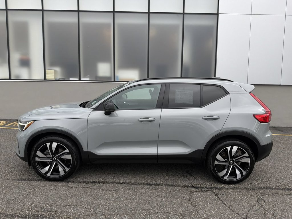 Certified 2024 Volvo XC40 B5 Plus w/ Climate Package AWD/4WD image 5