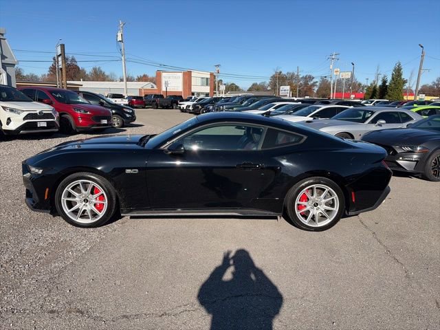 Used 2024 Ford Mustang GT Premium image 3