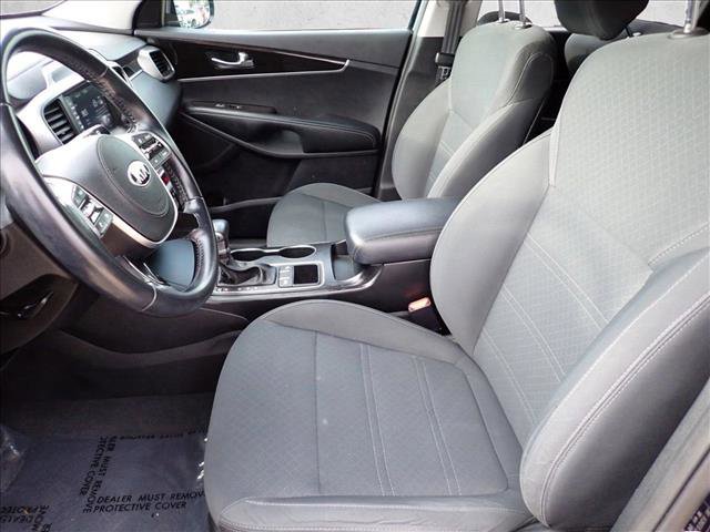 Used 2020 Kia Sorento S image 12