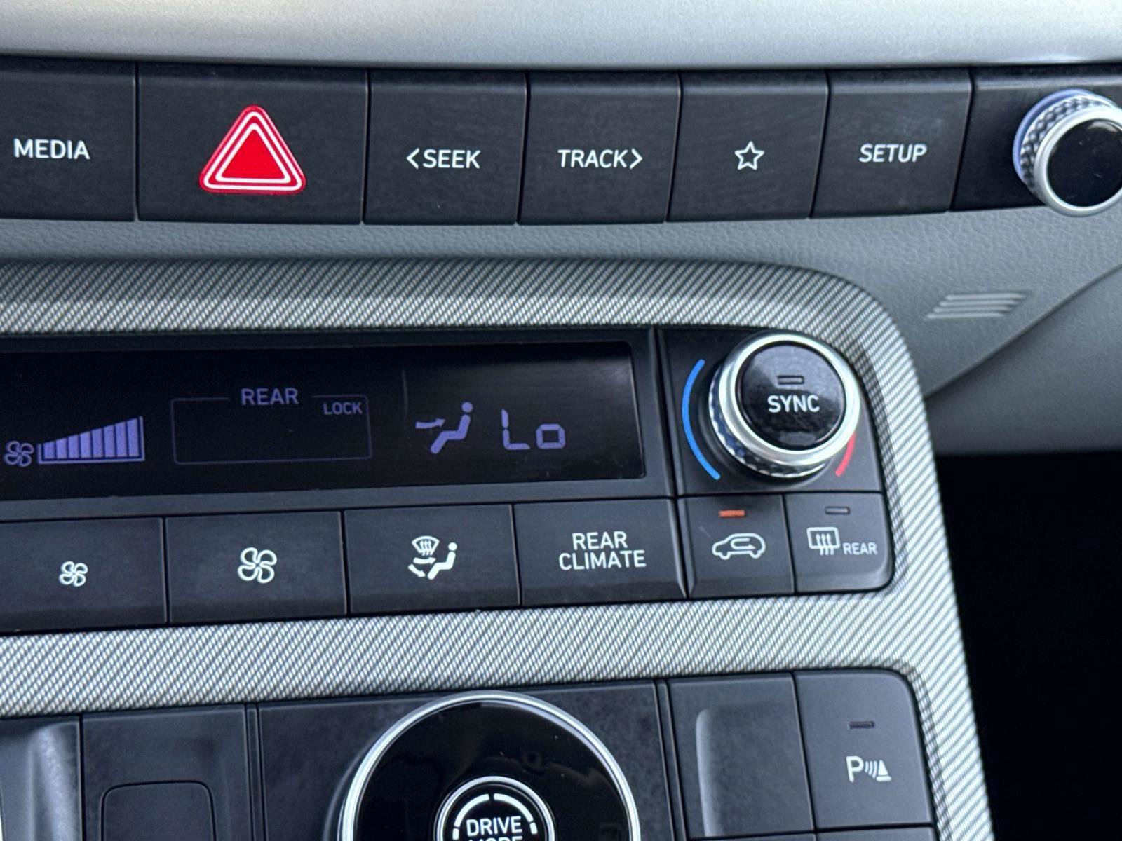 Used 2025 Hyundai Palisade SEL FWD image 26