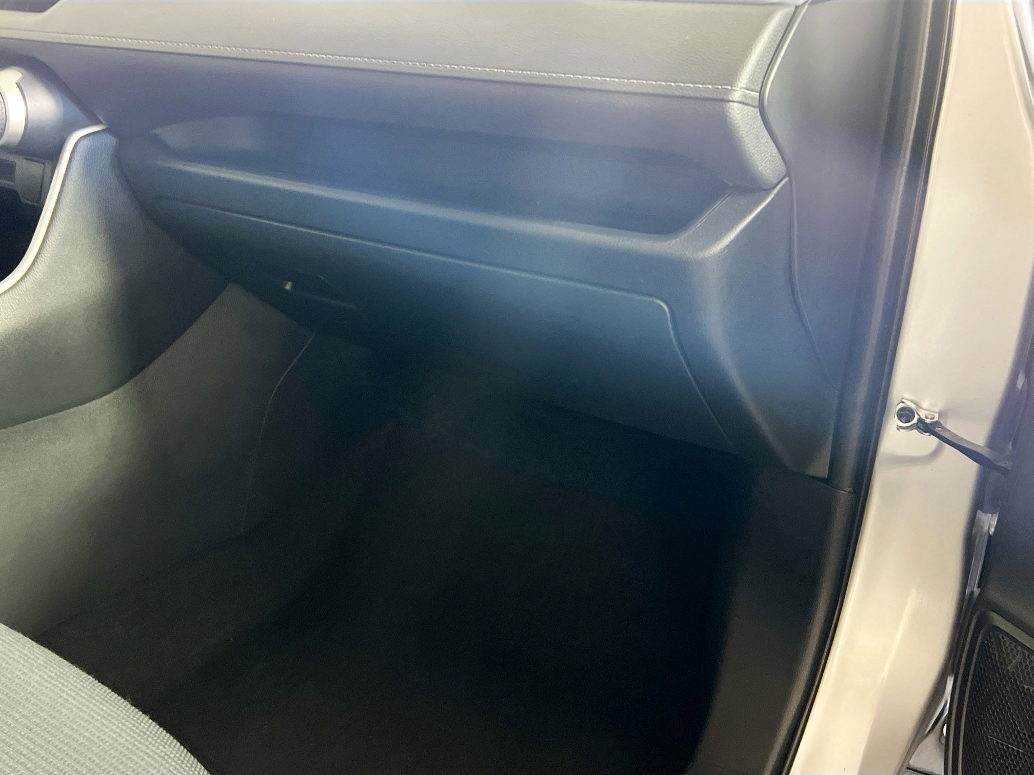 Used 2020 Toyota RAV4 LE image 34