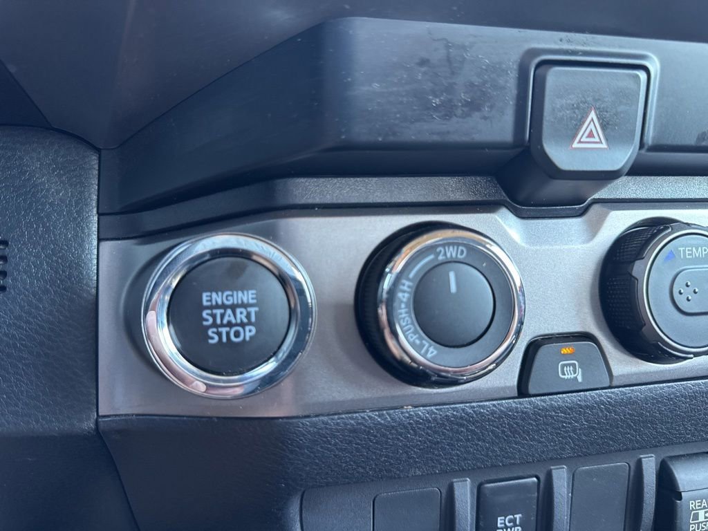 Used 2023 Toyota Tacoma SR5 AWD/4WD image 12