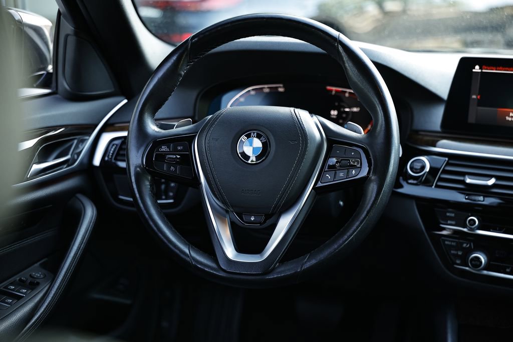 Used 2020 BMW 540i xDrive w/ Premium Package image 27