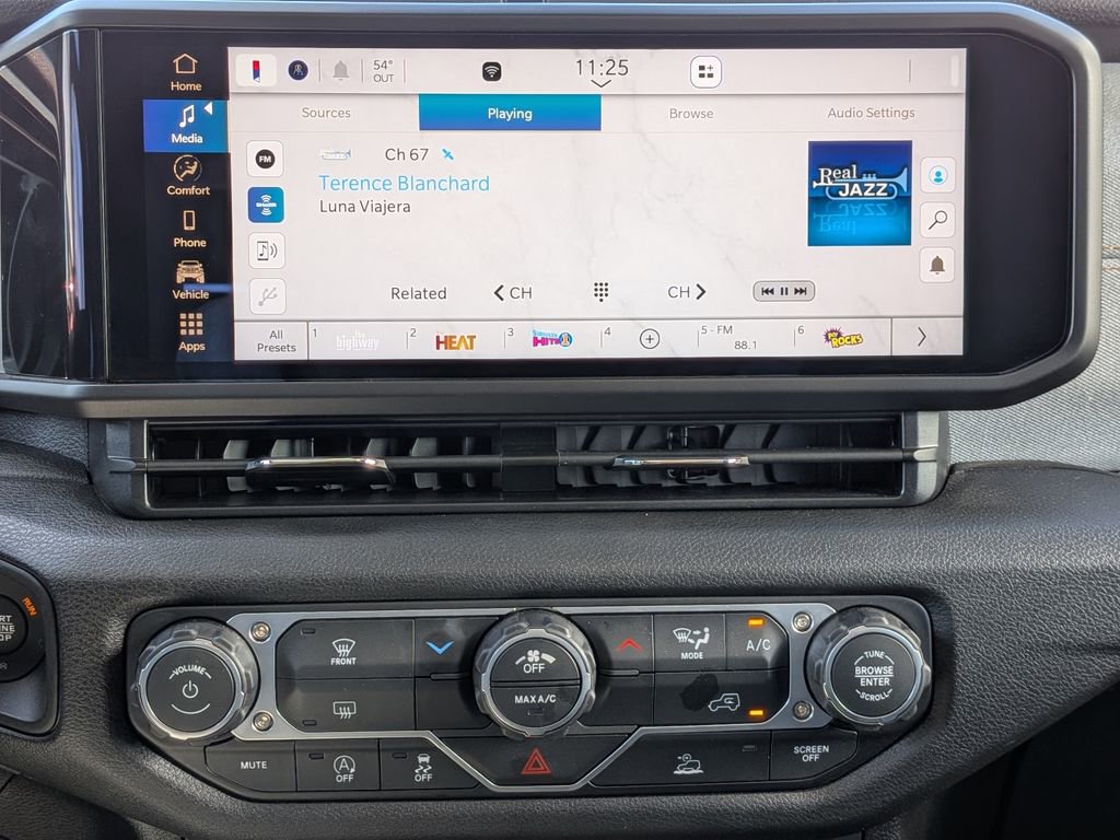 Used 2026 Jeep Gladiator Sport image 13