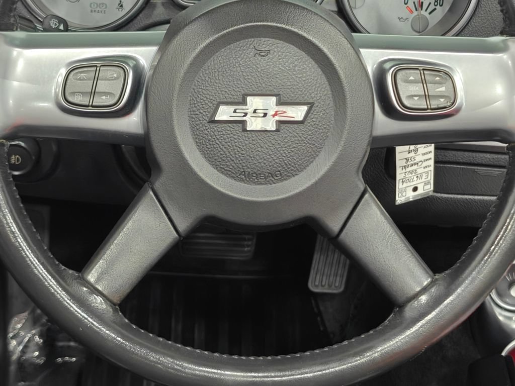 Used 2005 Chevrolet SSR w/ Preferred Equipment Group RWD image 5