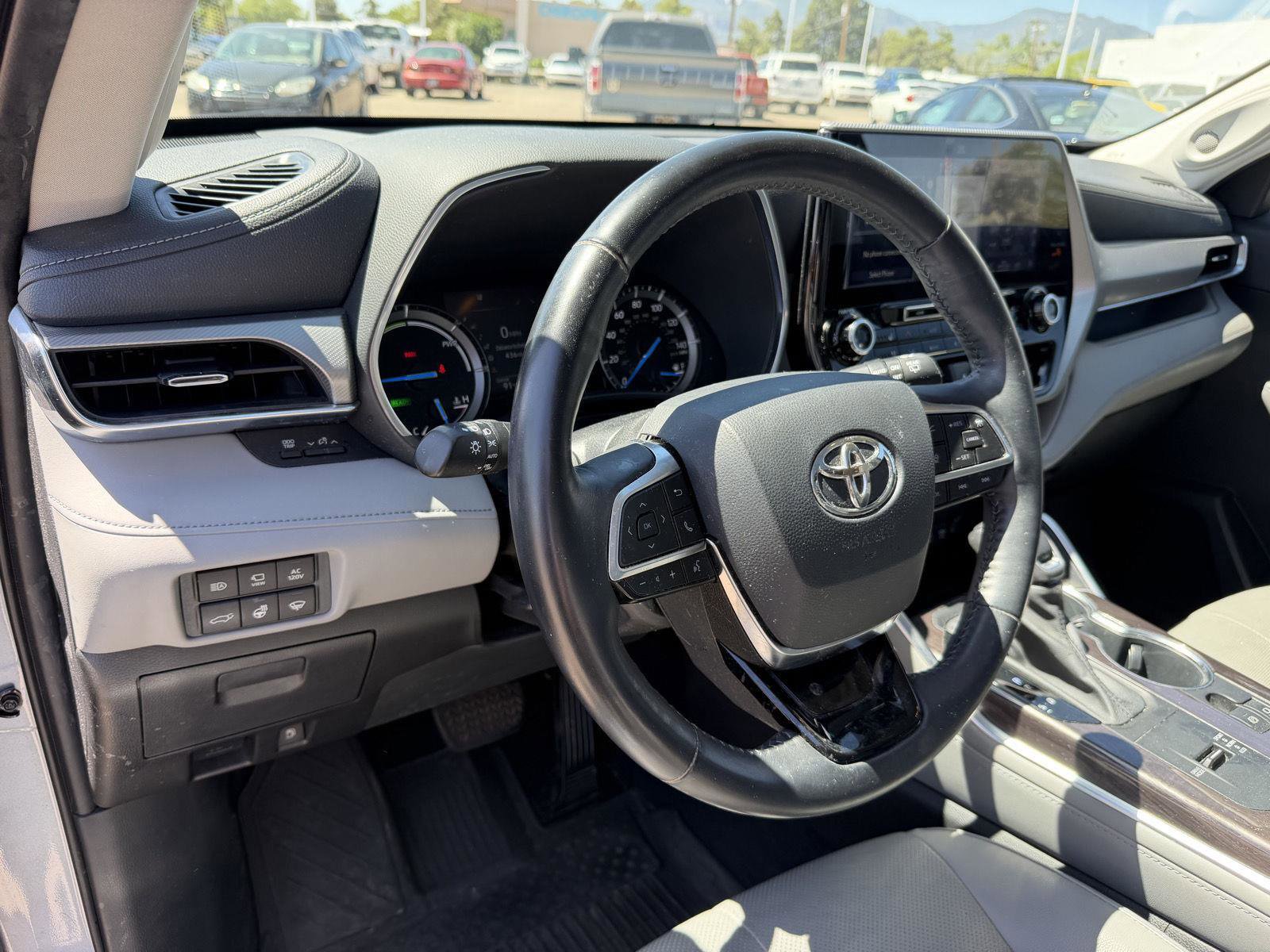 Used 2021 Toyota Highlander Platinum AWD/4WD image 27