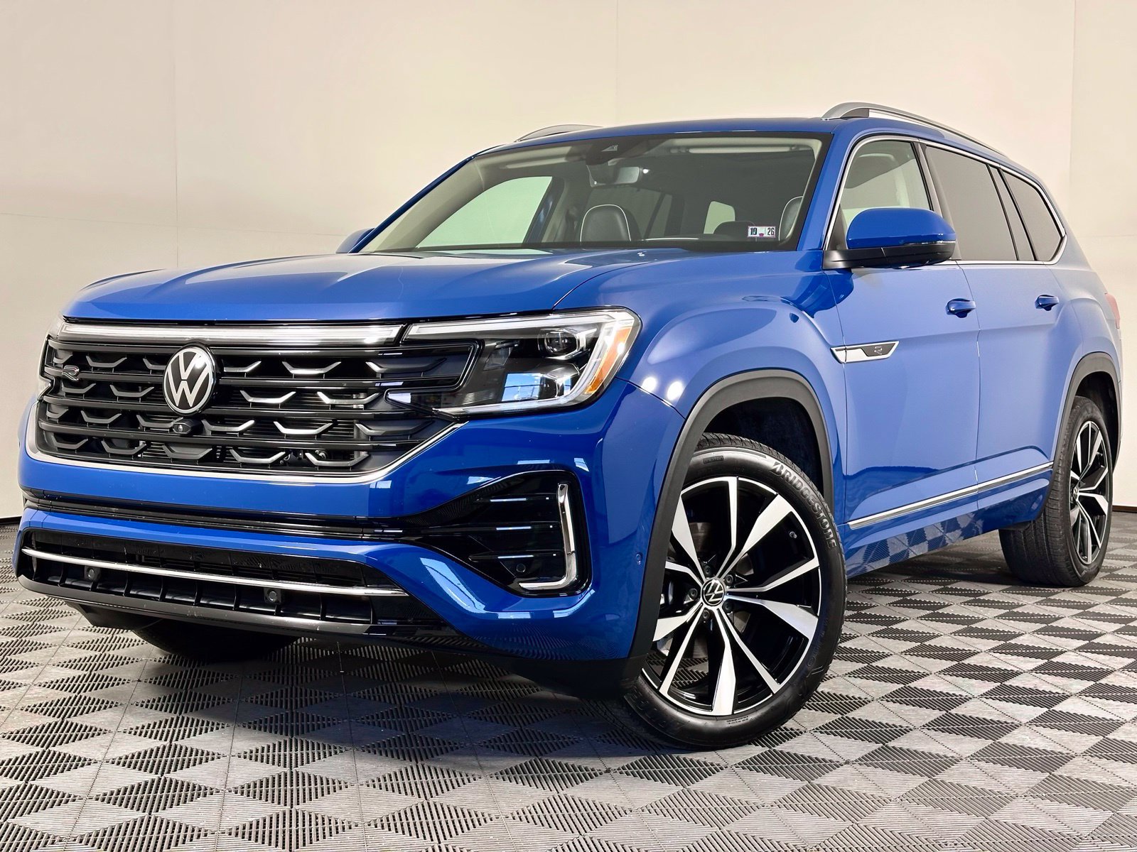Used 2025 Volkswagen Atlas SEL Premium R-Line AWD/4WD image 43
