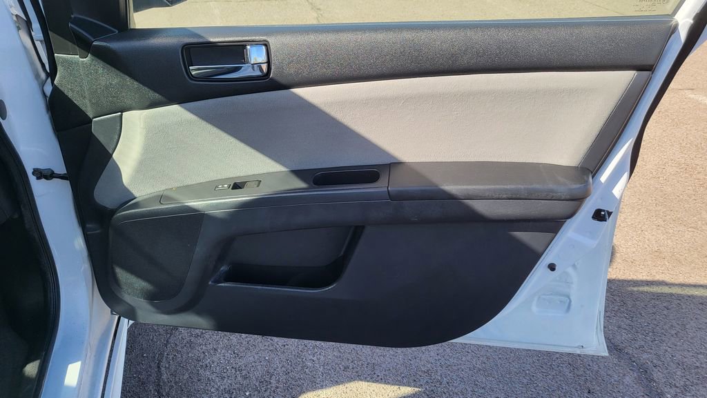 Used 2012 Nissan Sentra 2.0 SR w/ Special Edition Pkg FWD image 16