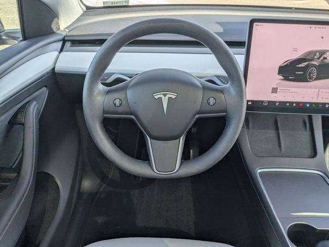 Used 2025 Tesla Model Y Long Range image 12
