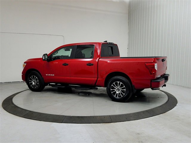 Used 2024 Nissan Titan SV w/ SV Convenience Package image 5
