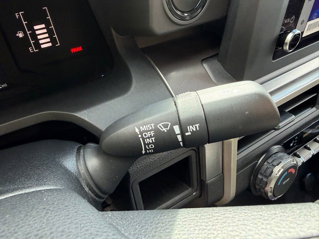 Used 2025 Toyota Tacoma SR5 AWD/4WD image 29