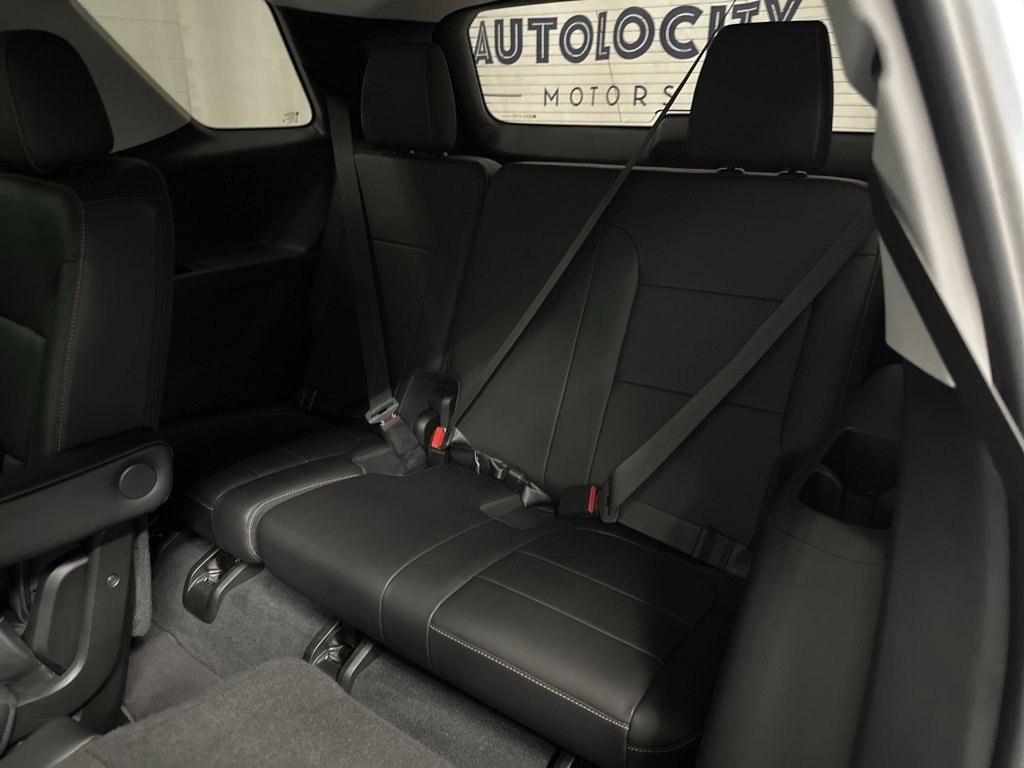 Used 2021 Chevrolet Traverse Premier w/ Redline Edition image 43