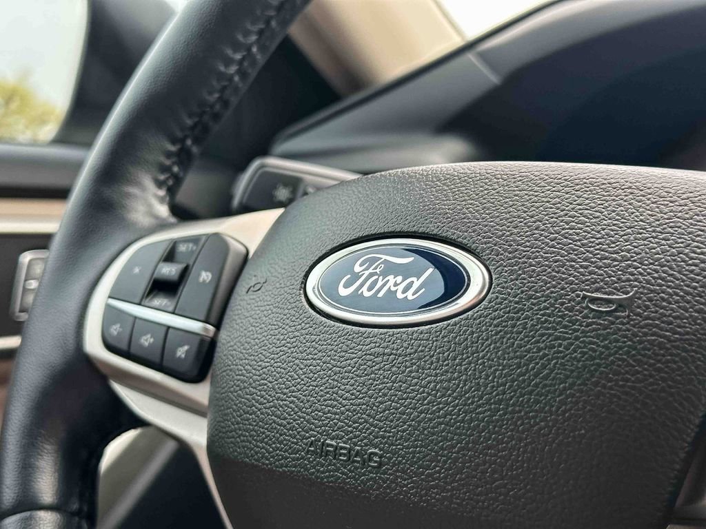 Used 2022 Ford Explorer XLT RWD image 30