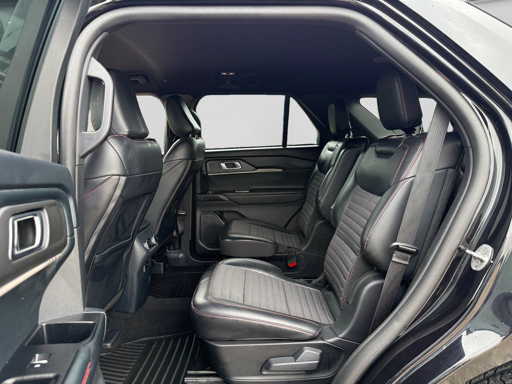 Used 2025 Ford Explorer ST-Line AWD/4WD image 37