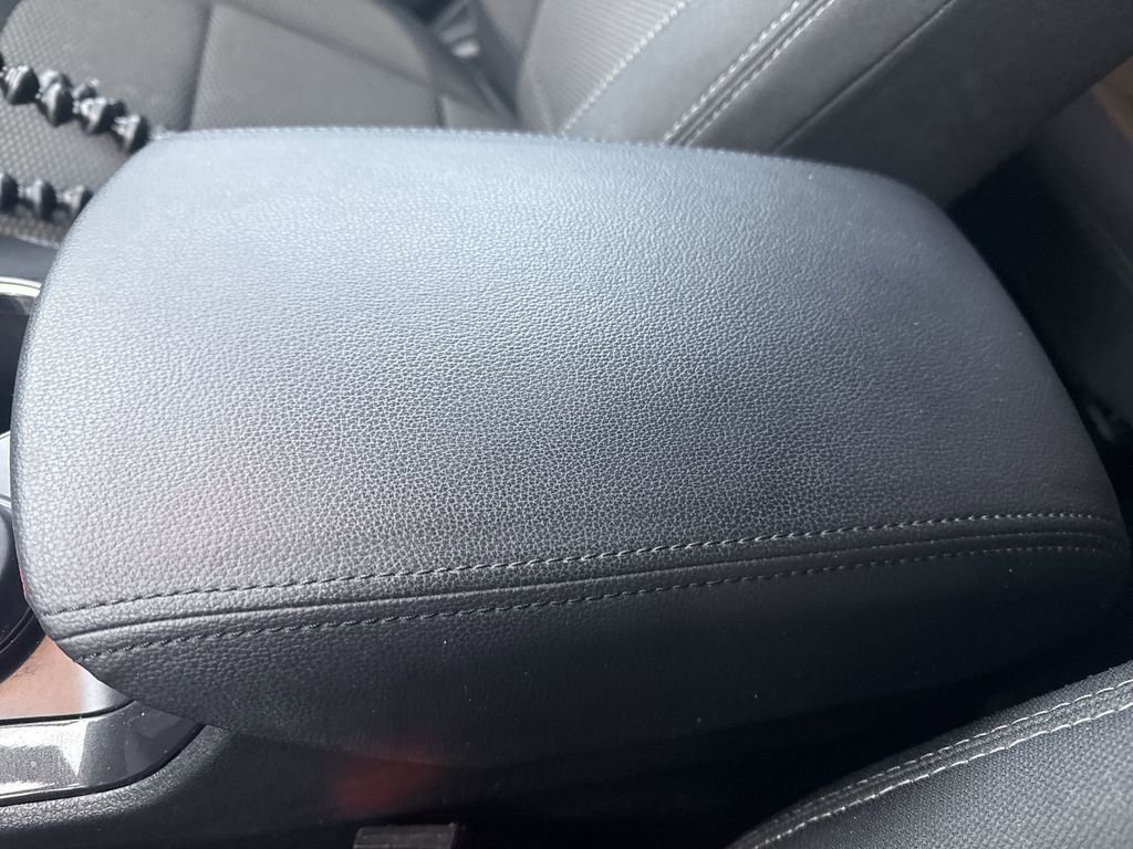 Used 2019 Ford Explorer XLT image 36