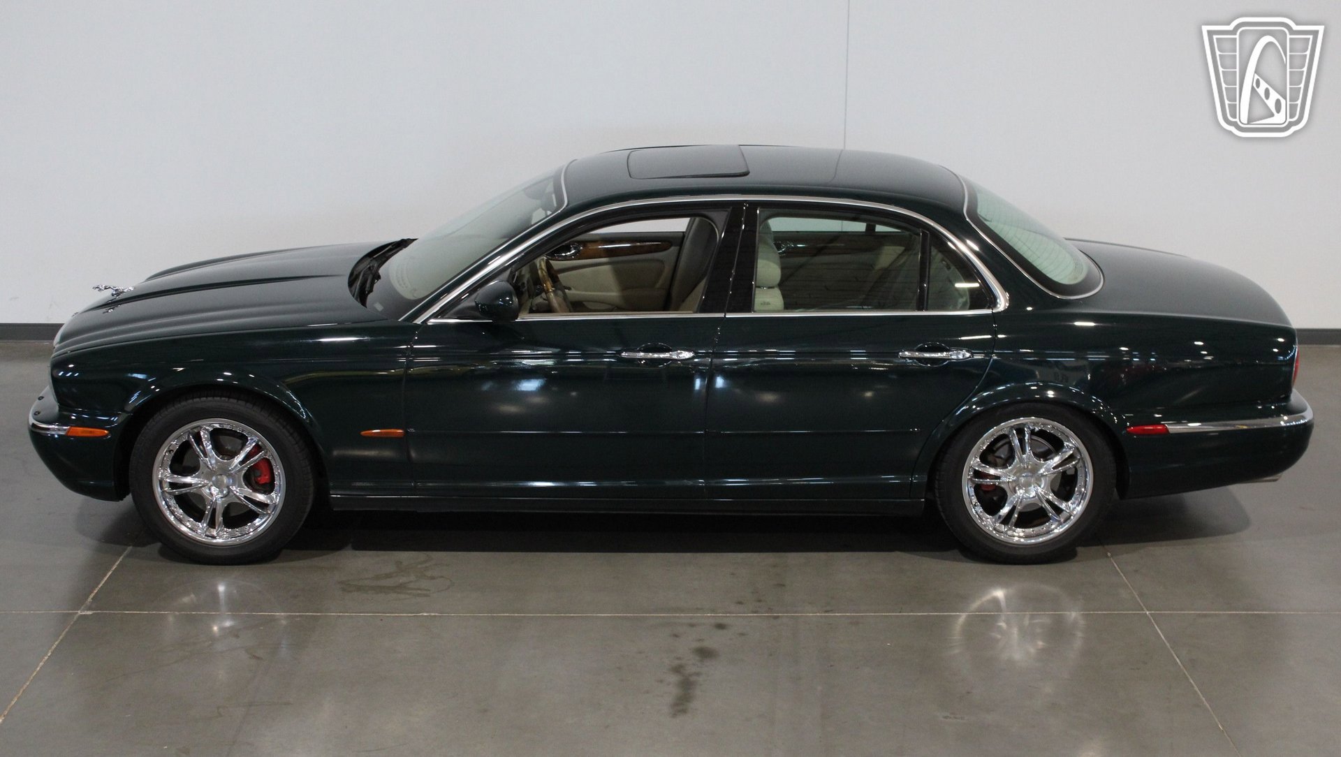 Used 2004 Jaguar XJ8 RWD image 10