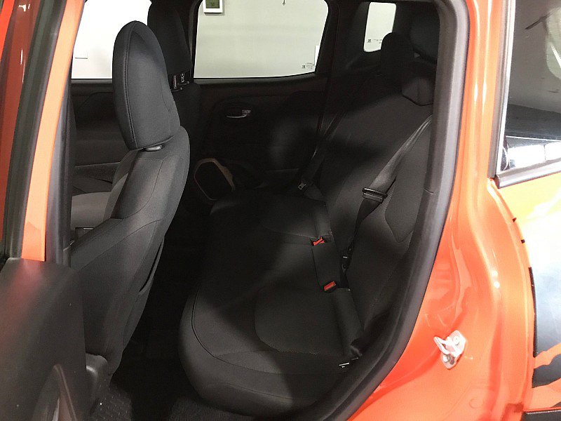 Used 2015 Jeep Renegade Latitude image 13