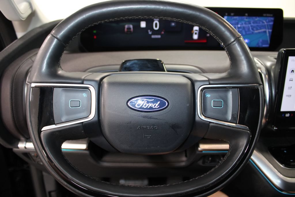 Used 2025 Ford Expedition Platinum w/ Platinum Ultimate Package AWD/4WD image 39