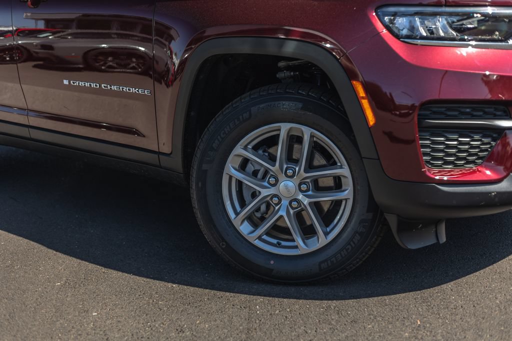 New 2026 Jeep Grand Cherokee Laredo X AWD/4WD image 4