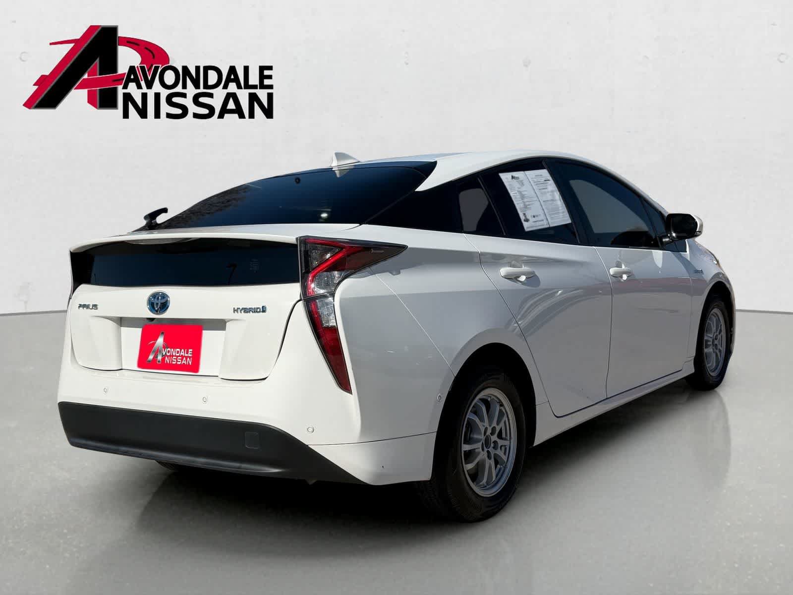 Used 2018 Toyota Prius Three FWD image 6