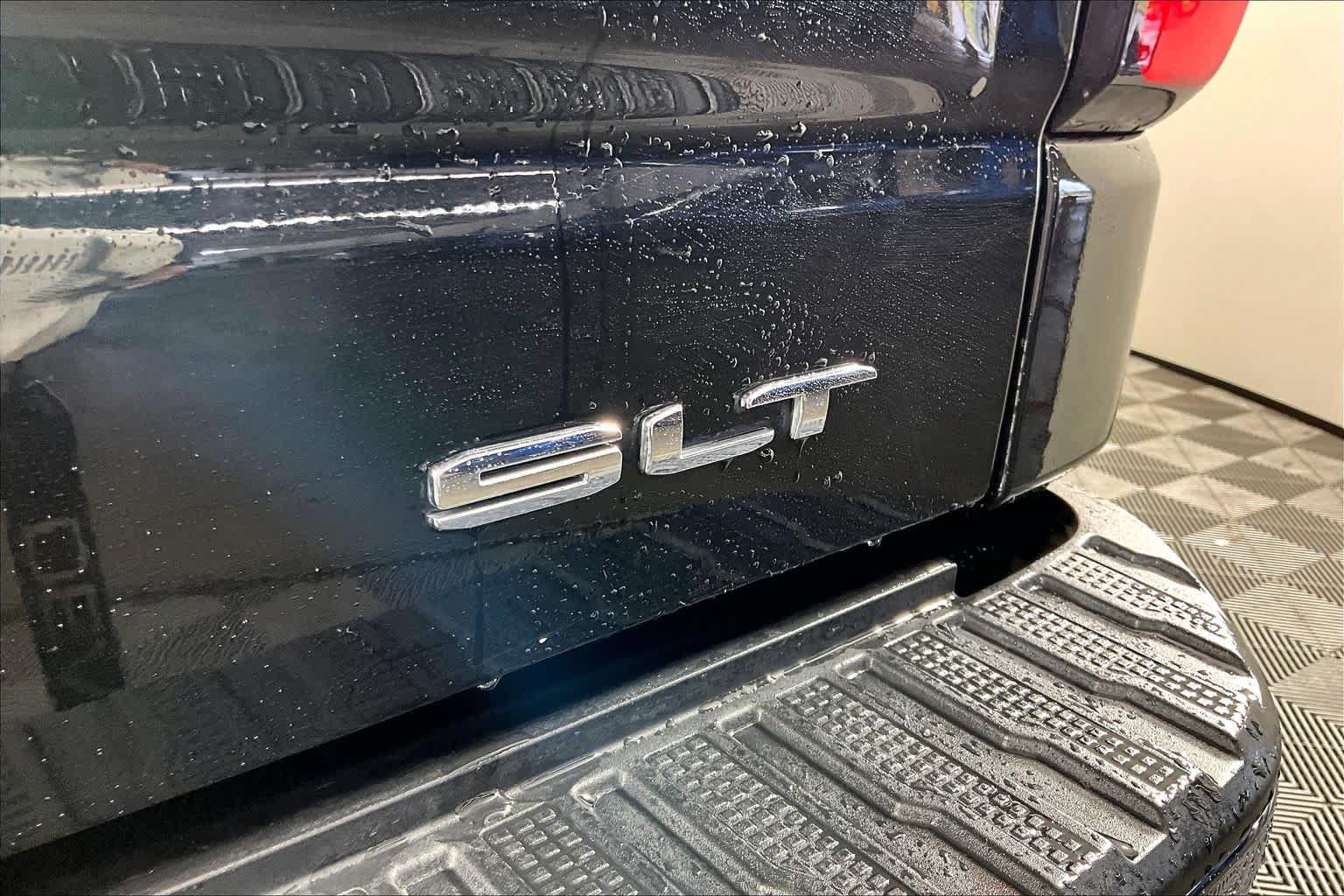 Used 2020 GMC Sierra 1500 SLT RWD image 10