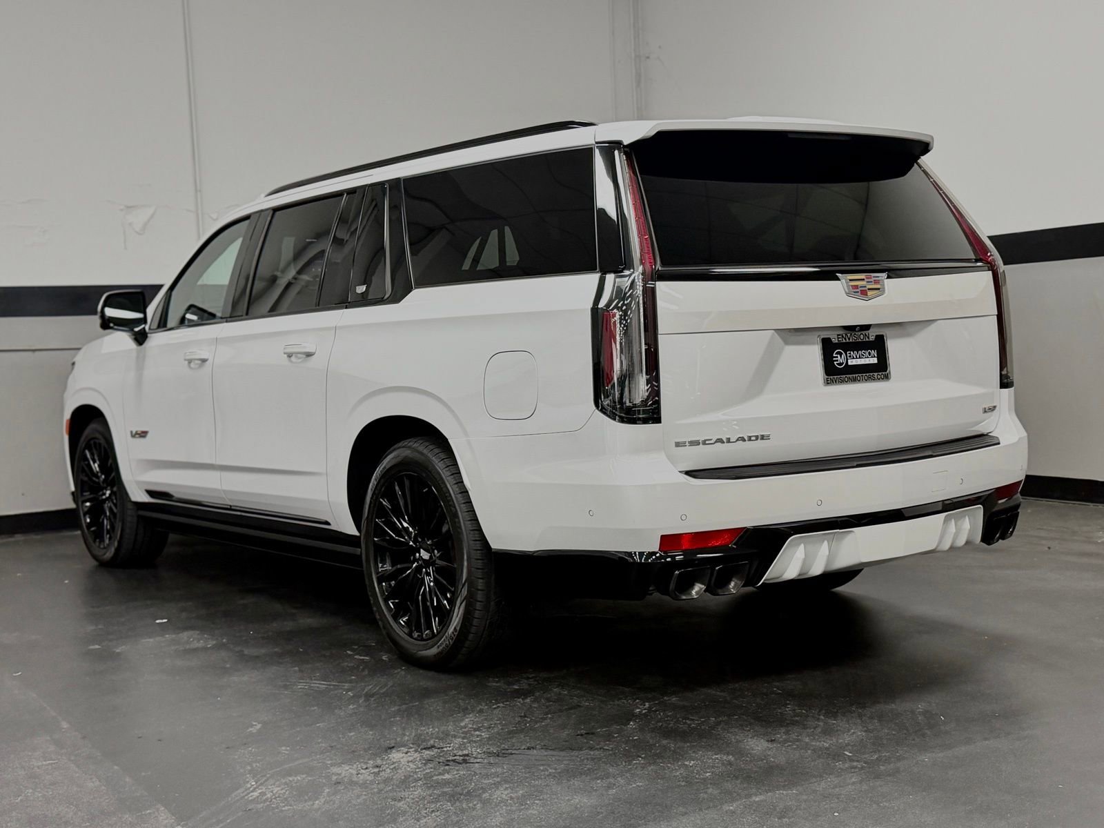 Used 2023 Cadillac Escalade ESV V image 11