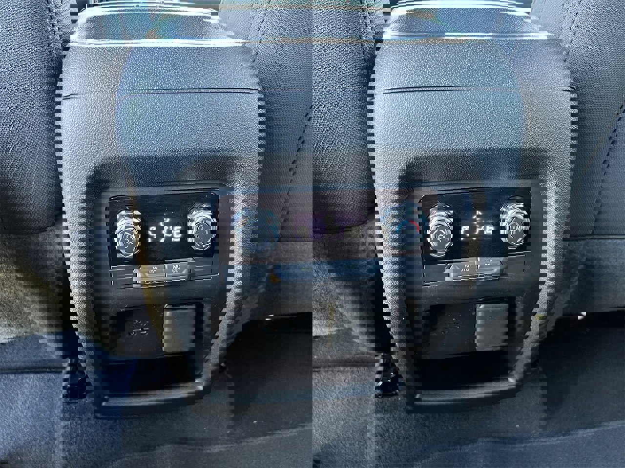 Used 2025 GMC Acadia Elevation image 25