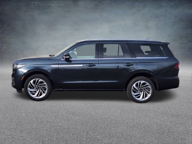 New 2026 Lincoln Navigator Reserve AWD/4WD image 4